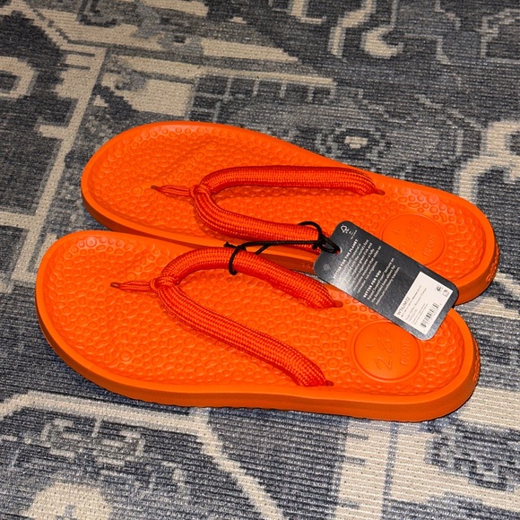 allbirds Other - Allbirds Sugar Zeffer sandals in Boyant Orange size men’s 12/women’s 14 NWT!